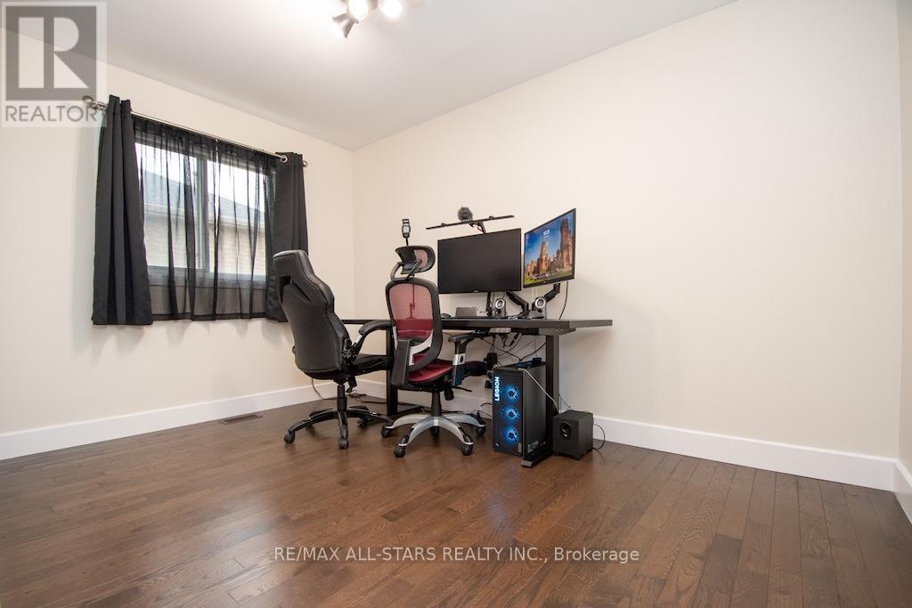 44 Carew Boulevard, Kawartha Lakes, Ontario  K9V 4R1 - Photo 27 - X12529870