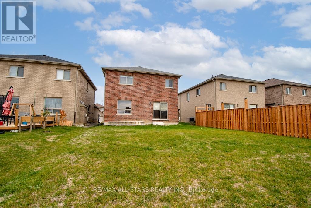 44 Carew Boulevard, Kawartha Lakes, Ontario  K9V 4R1 - Photo 32 - X12529870