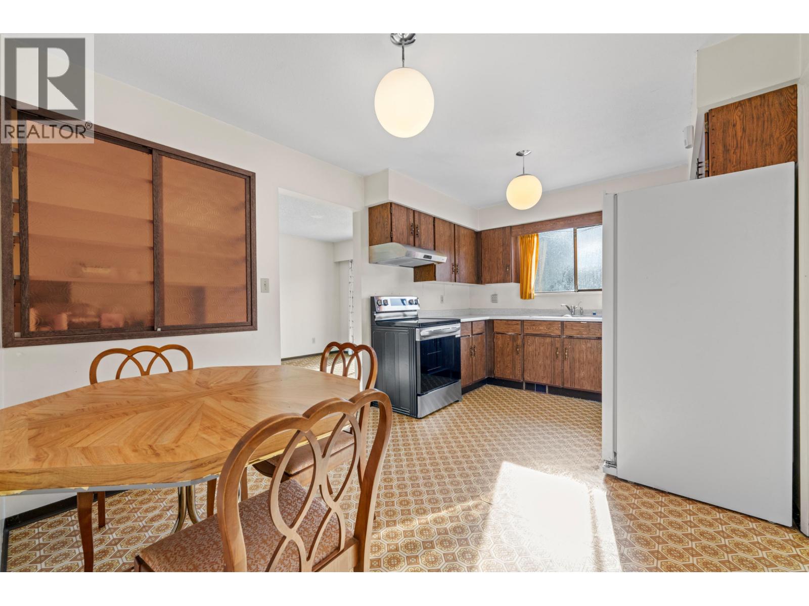 1006 Hendecourt Road, North Vancouver, British Columbia  V7K 2W9 - Photo 6 - R3066104