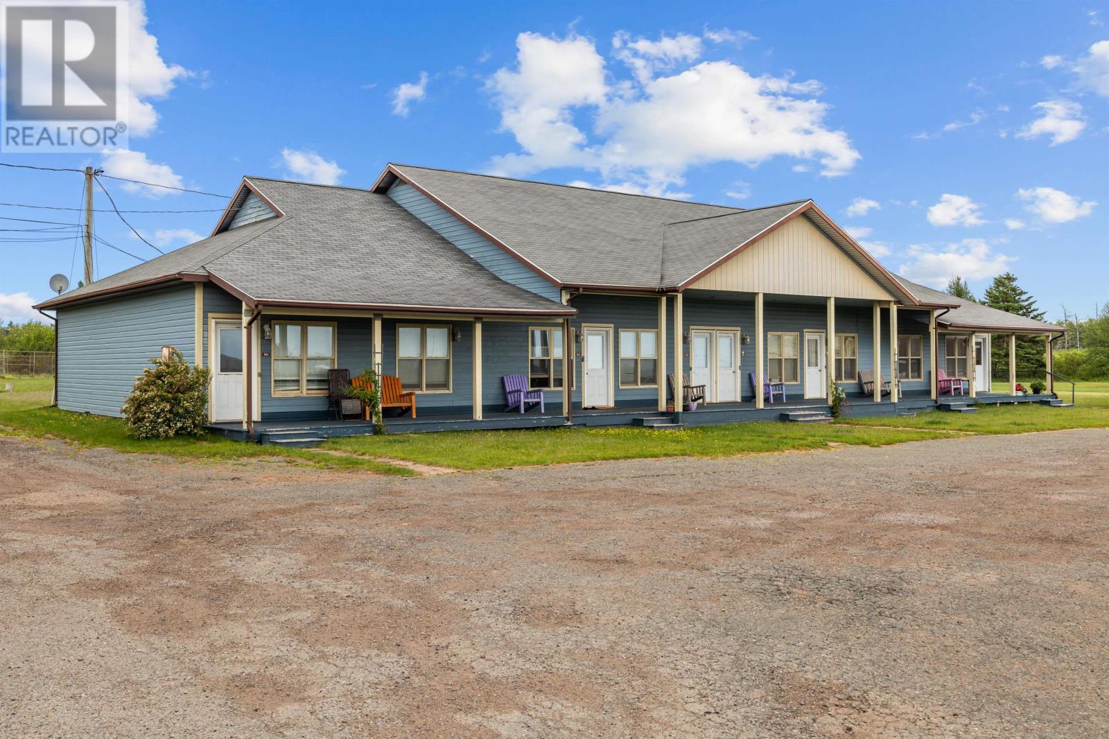 301–2 & 304–5 6216 Route 11, Mont Carmel, Prince Edward Island  C0B 2E0 - Photo 2 - 202527660