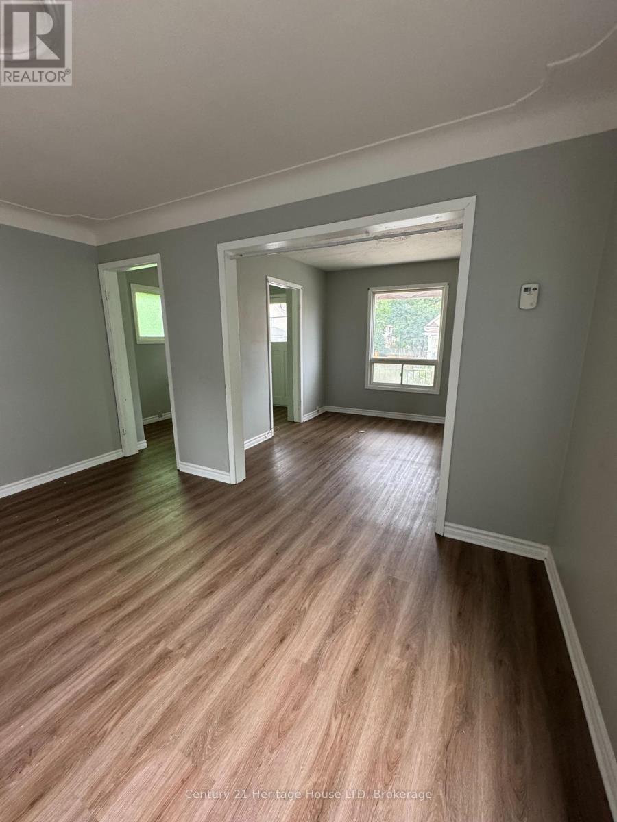 4688 Ryerson Crescent, Niagara Falls, Ontario L2E 1E5 - Photo 7 - X12272270