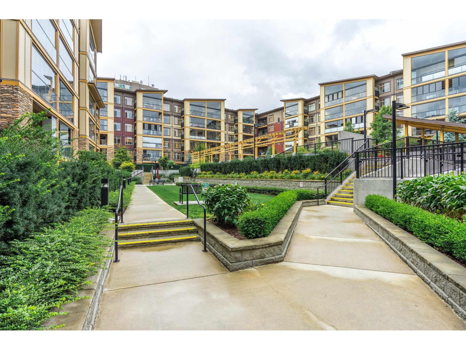 202 32445 SIMON AVENUE, abbotsford, British Columbia