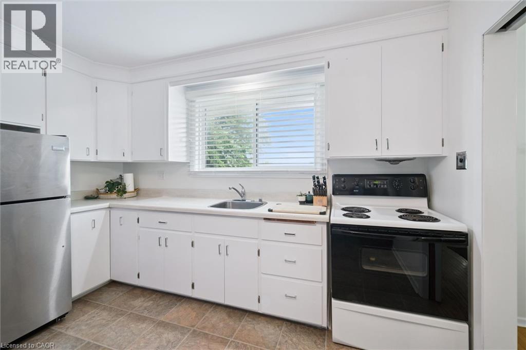 321 Dixon Street, Kitchener, Ontario  N2G 3G1 - Photo 10 - 40787032