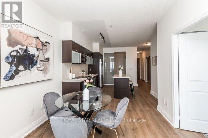 5704 - 386 Yonge Street, Toronto, Ontario  M5B 0A5 - Photo 15 - C12529900