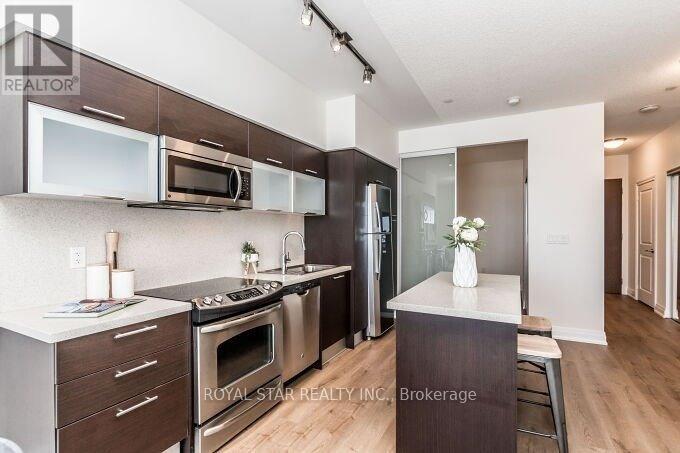 5704 - 386 Yonge Street, Toronto, Ontario  M5B 0A5 - Photo 16 - C12529900