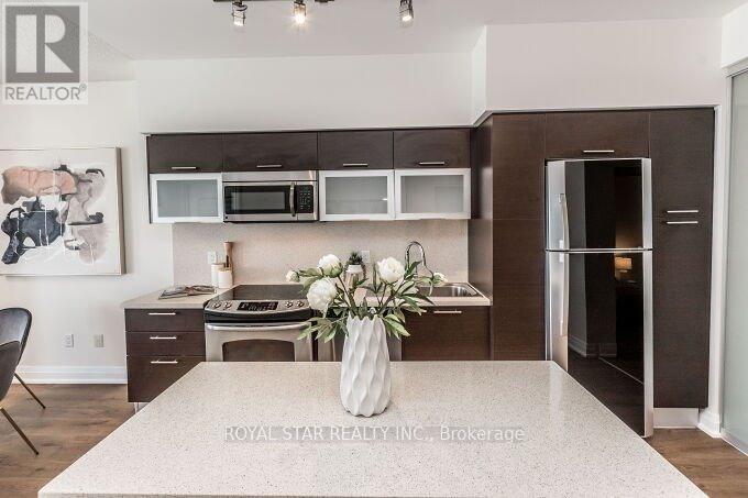 5704 - 386 Yonge Street, Toronto, Ontario  M5B 0A5 - Photo 18 - C12529900