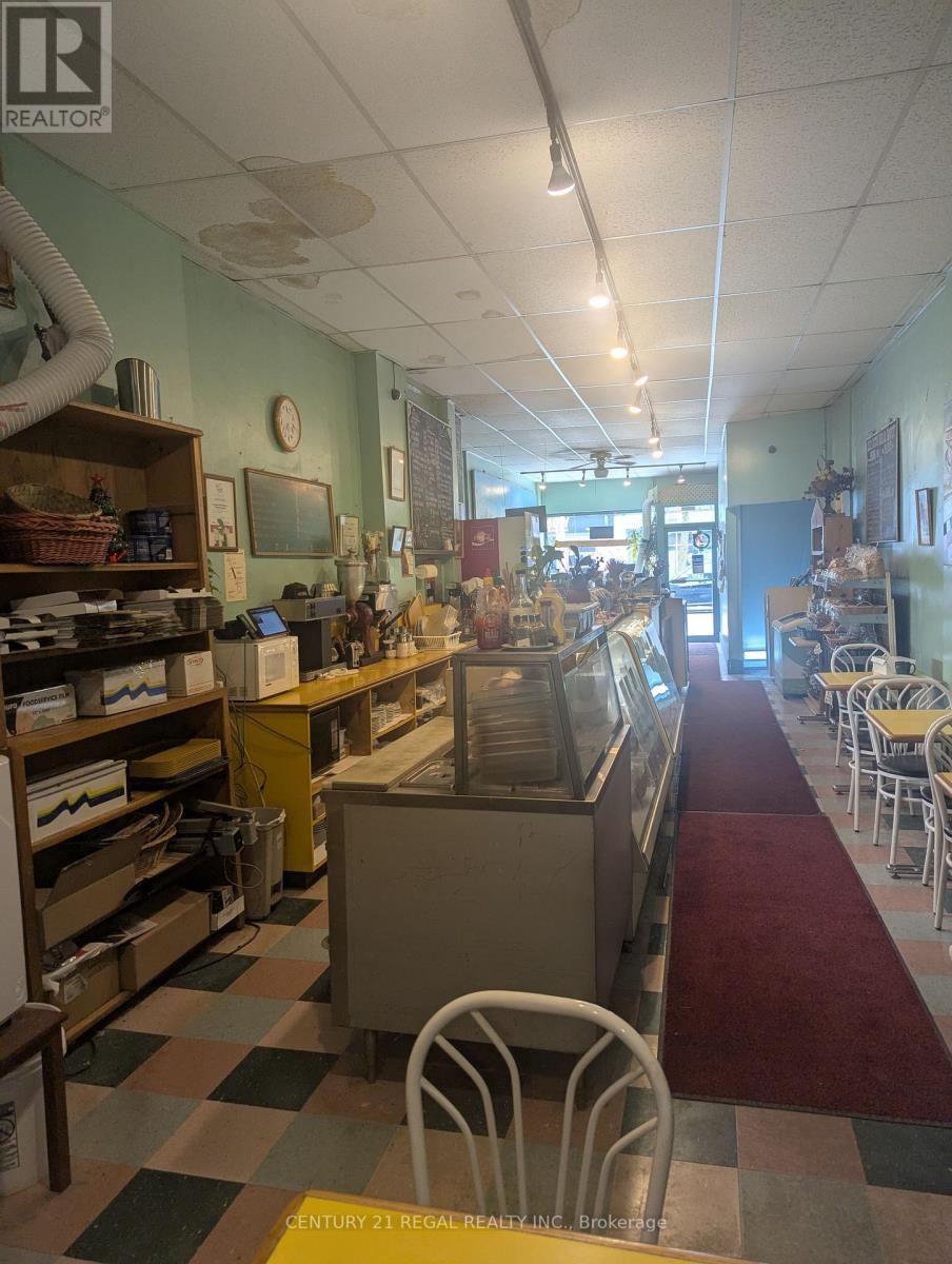 460 Bloor Street W, Toronto, Ontario  M5S 1X8 - Photo 2 - C12530064