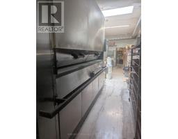 460 BLOOR STREET W, Toronto, Ontario