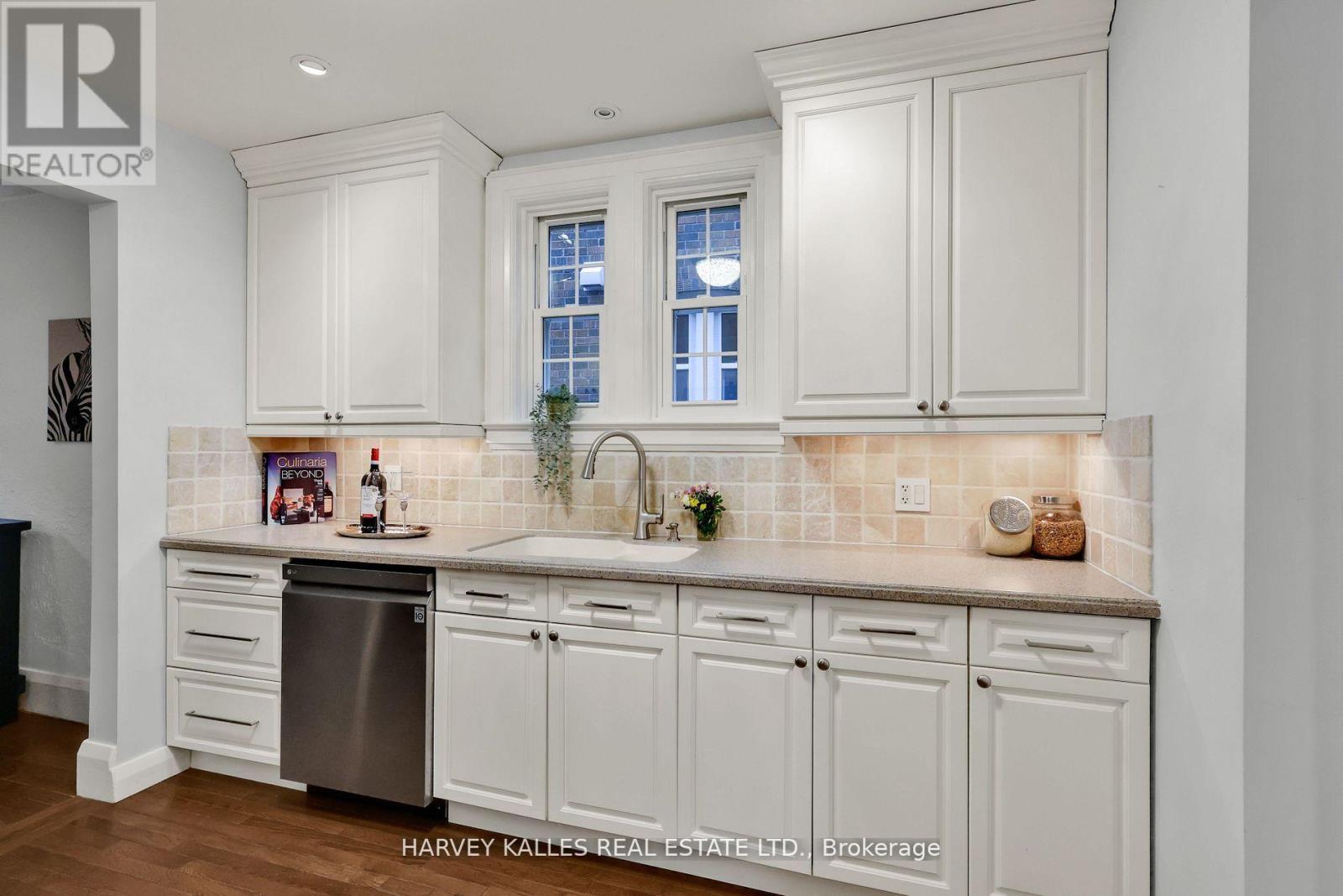 251 Wanless Avenue, Toronto, Ontario  M4N 1W5 - Photo 15 - C12530070