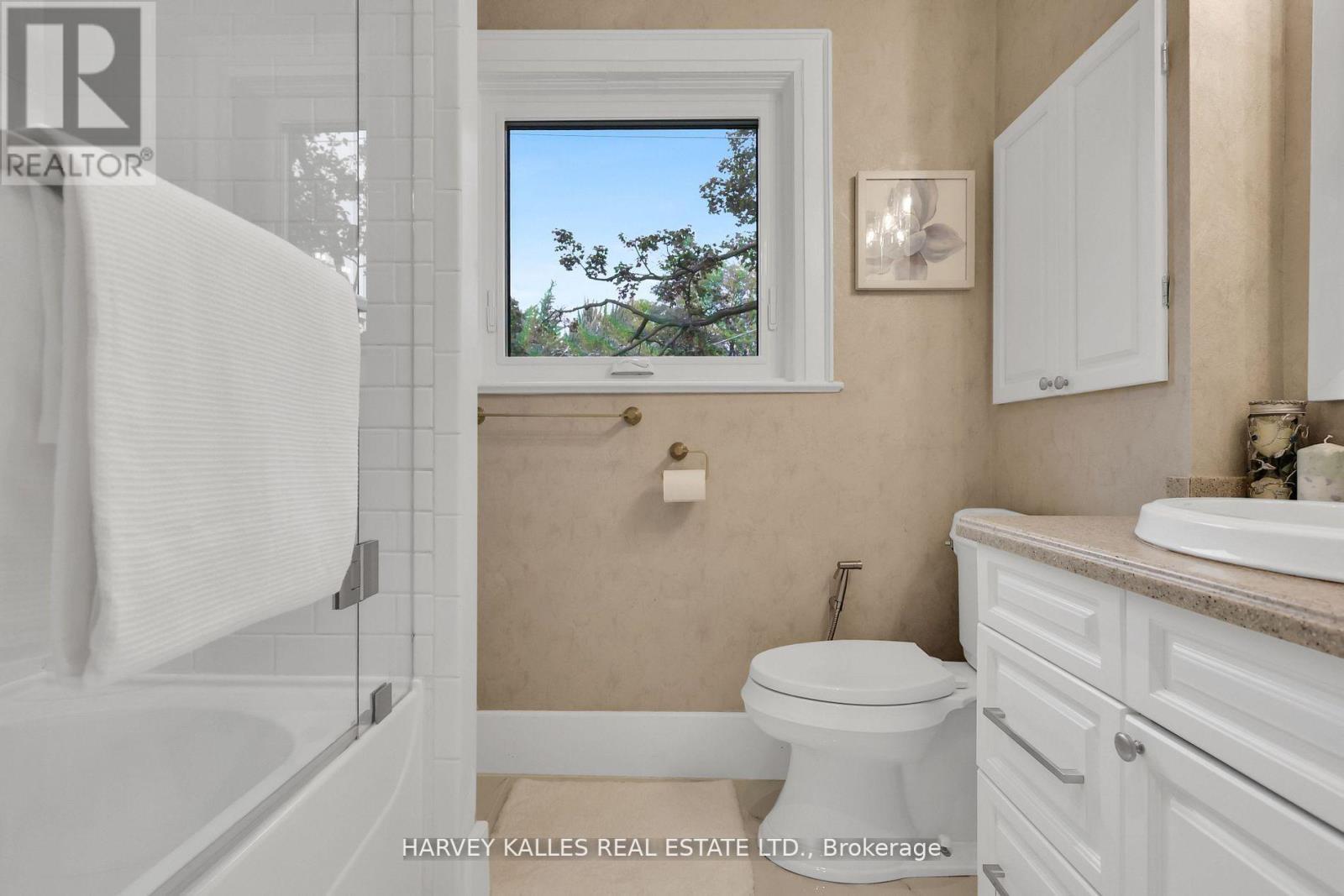 251 Wanless Avenue, Toronto, Ontario  M4N 1W5 - Photo 21 - C12530070