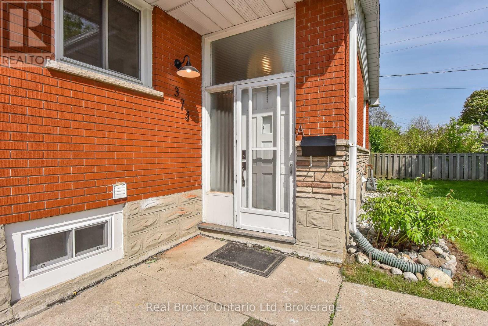 373 Hillcrest Road, Cambridge, Ontario  N3H 1B4 - Photo 4 - X12315820