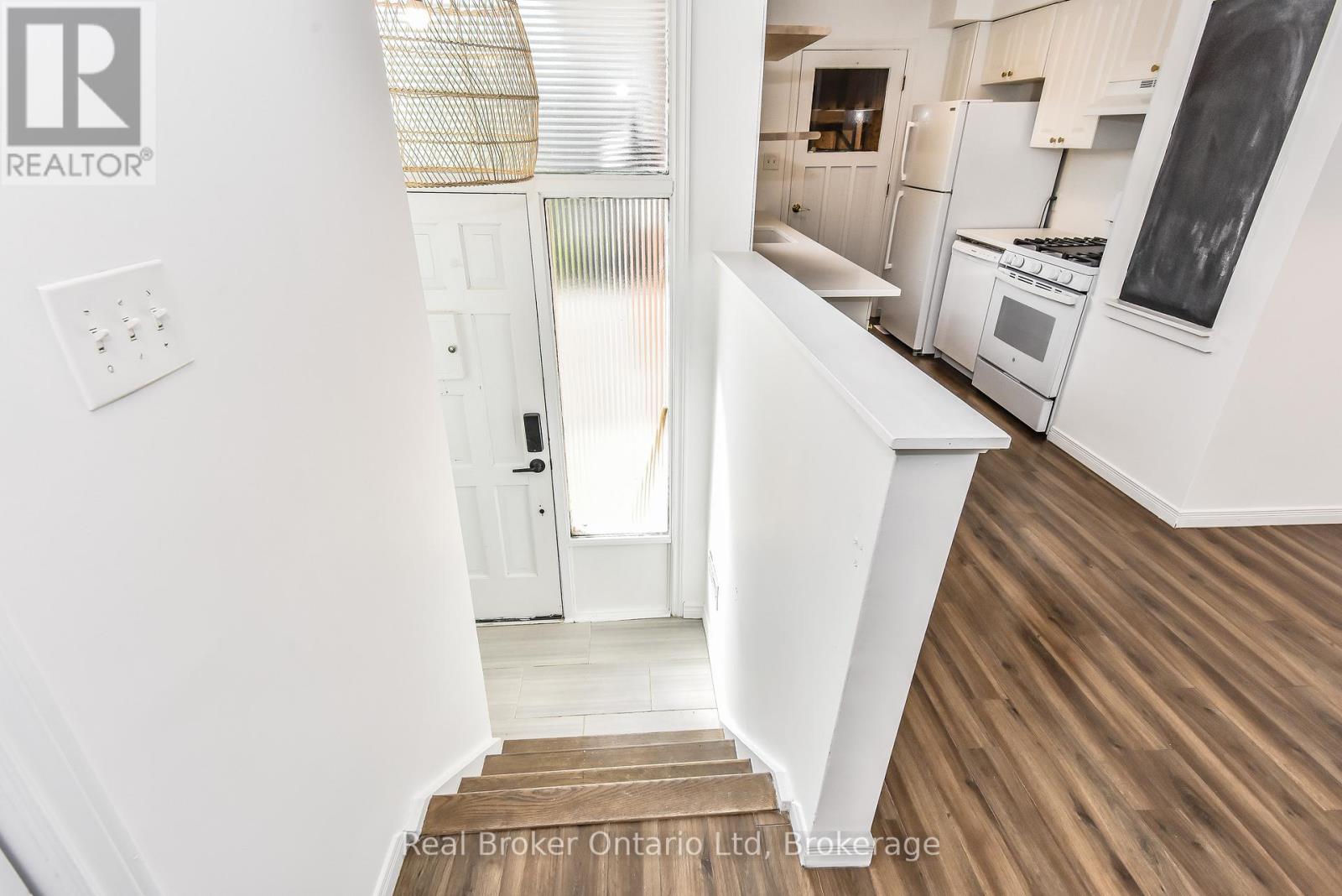 373 Hillcrest Road, Cambridge, Ontario  N3H 1B4 - Photo 5 - X12315820