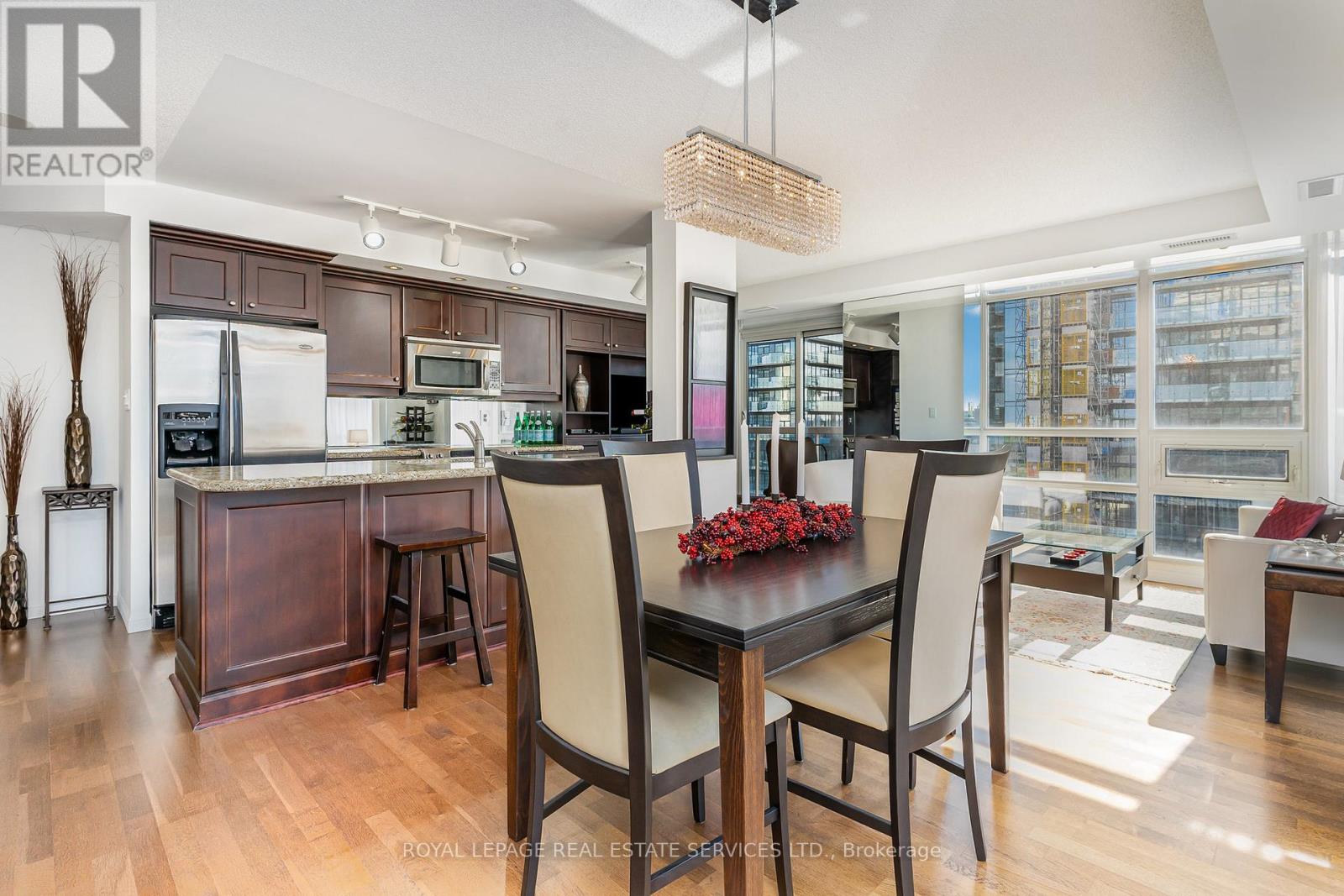 1203 - 900 Mount Pleasant Road, Toronto, Ontario  M4P 3J9 - Photo 4 - C12437170