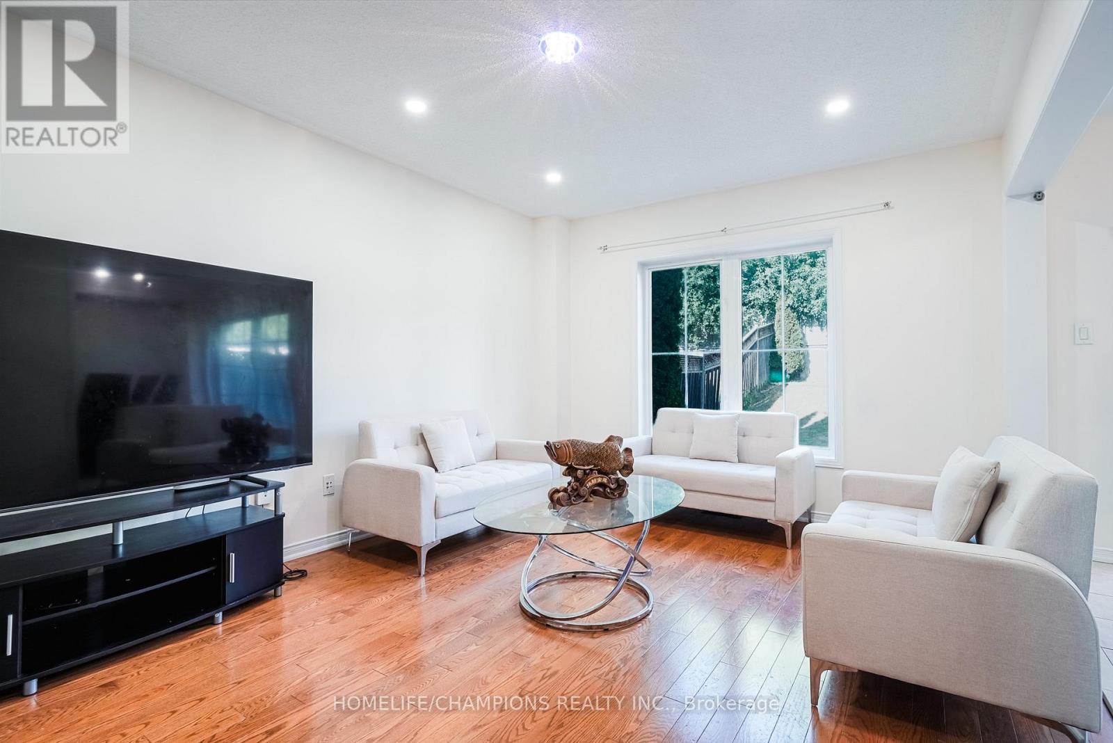 86 Carpendale Crescent E, Ajax, Ontario  L1Z 2B3 - Photo 6 - E12529874