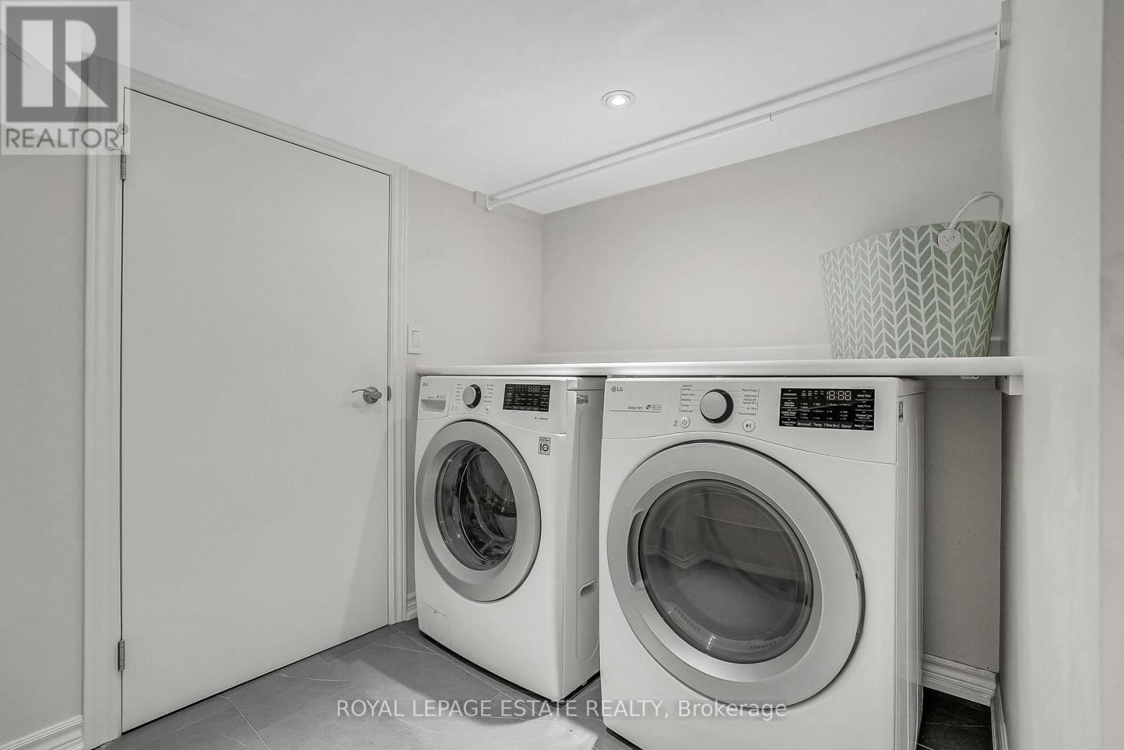 180 Withrow Avenue, Toronto, Ontario  M4K 1E1 - Photo 41 - E12529916