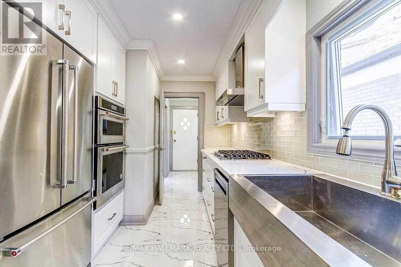 330 Sammon Avenue, Toronto, Ontario  M4J 2A3 - Photo 10 - E12530072