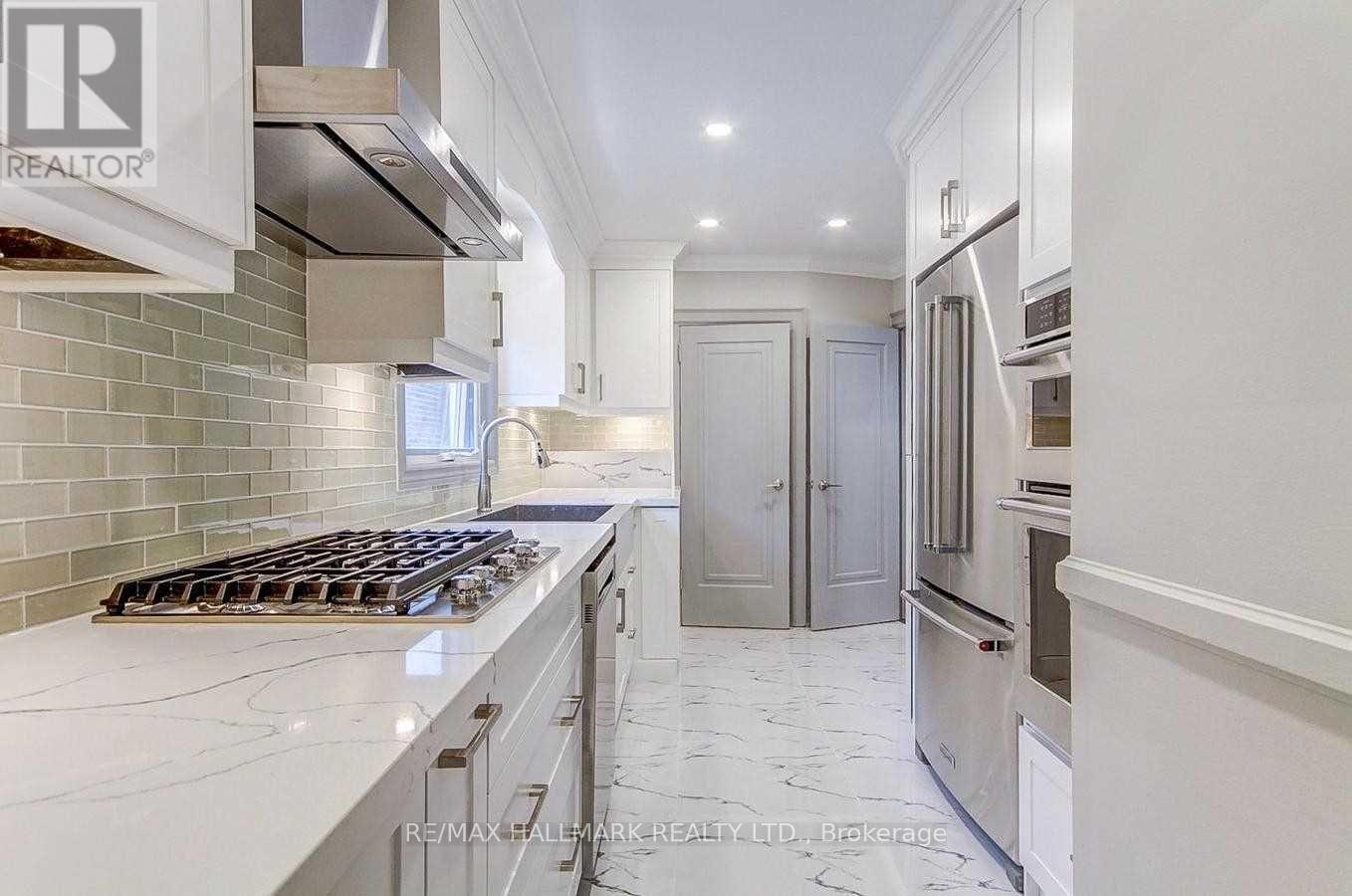 330 Sammon Avenue, Toronto, Ontario  M4J 2A3 - Photo 11 - E12530072