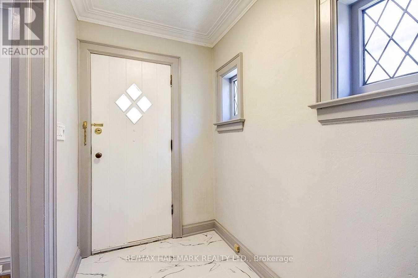 330 Sammon Avenue, Toronto, Ontario  M4J 2A3 - Photo 3 - E12530072