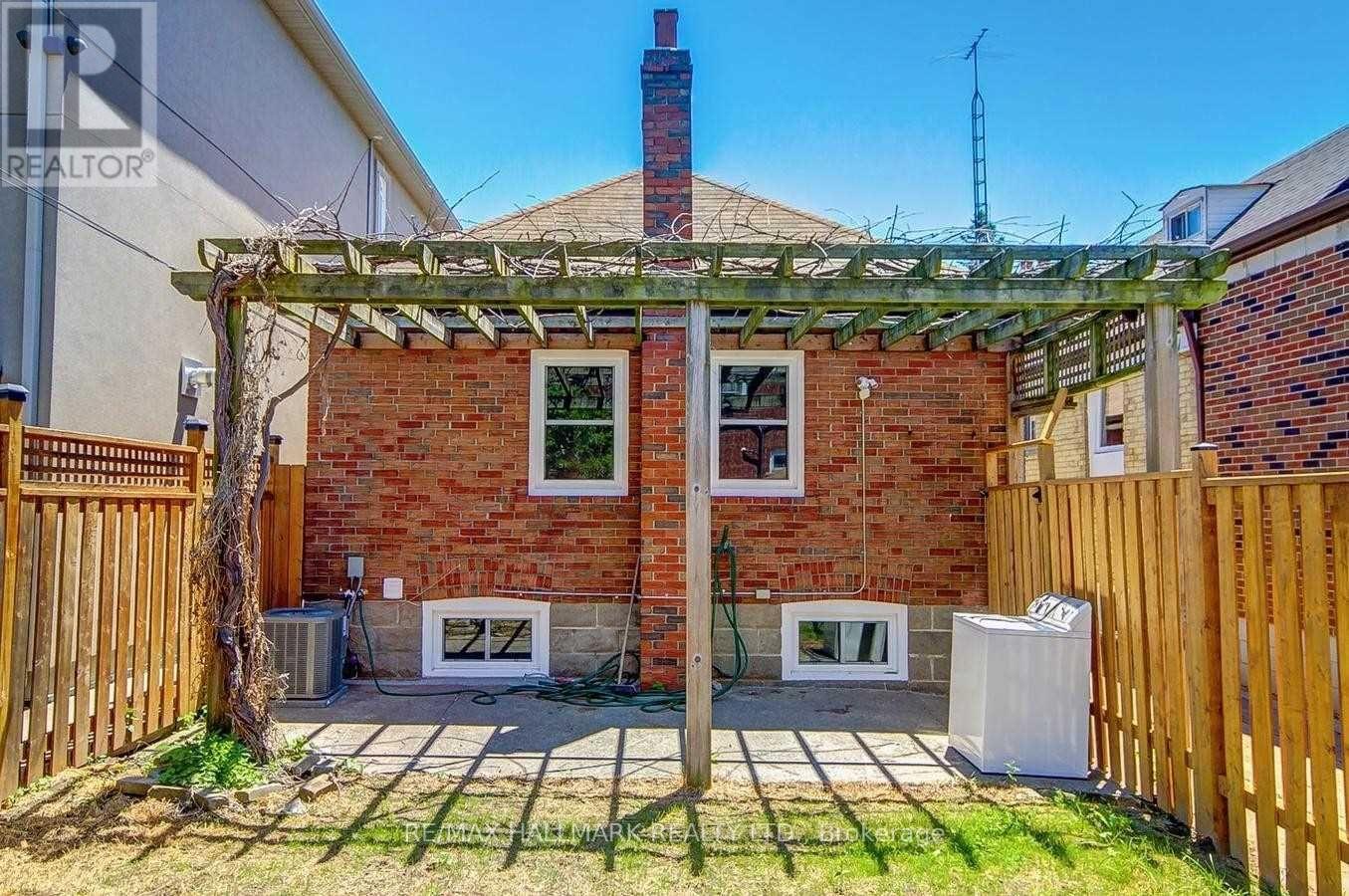 330 Sammon Avenue, Toronto, Ontario  M4J 2A3 - Photo 33 - E12530072