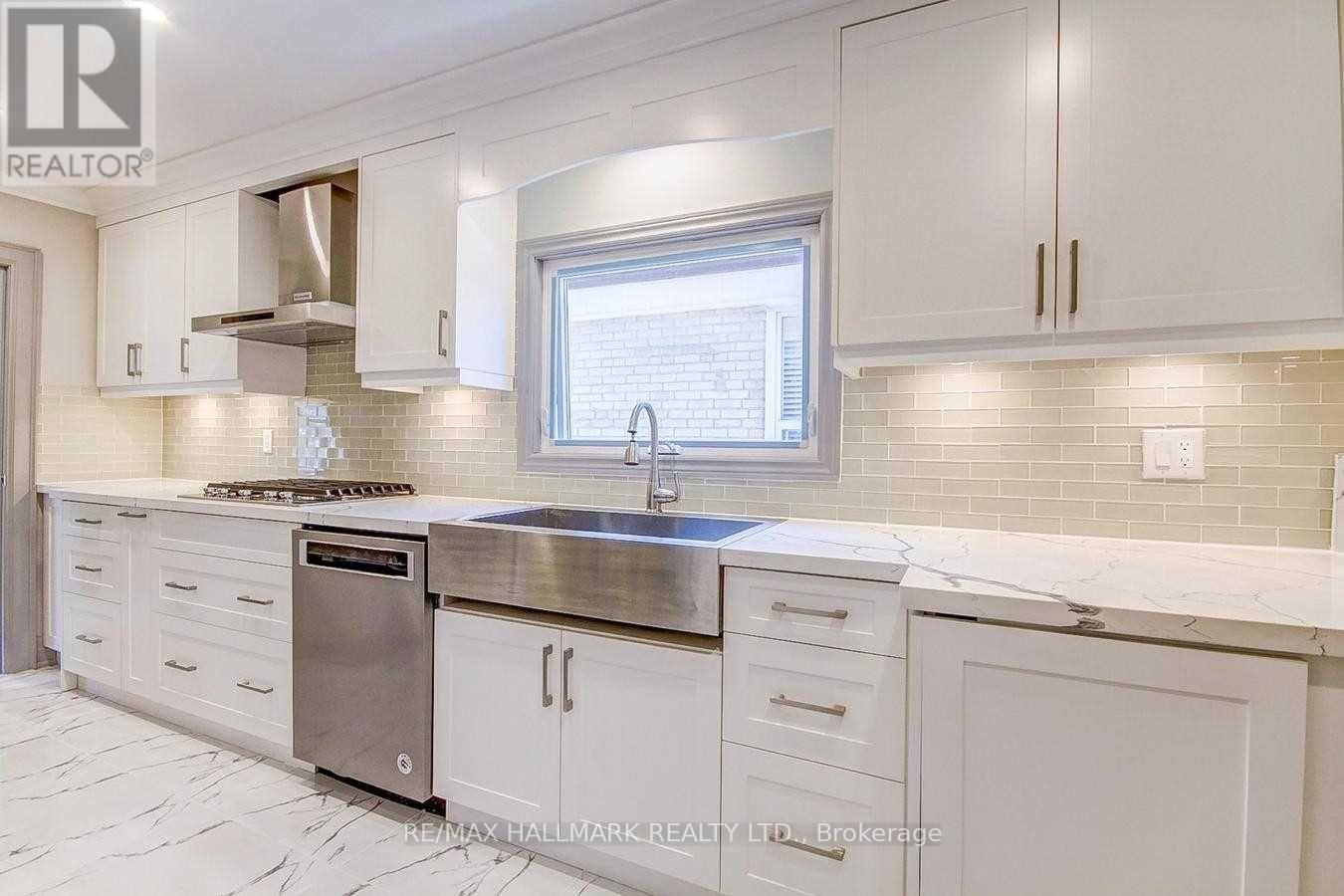 330 Sammon Avenue, Toronto, Ontario  M4J 2A3 - Photo 9 - E12530072