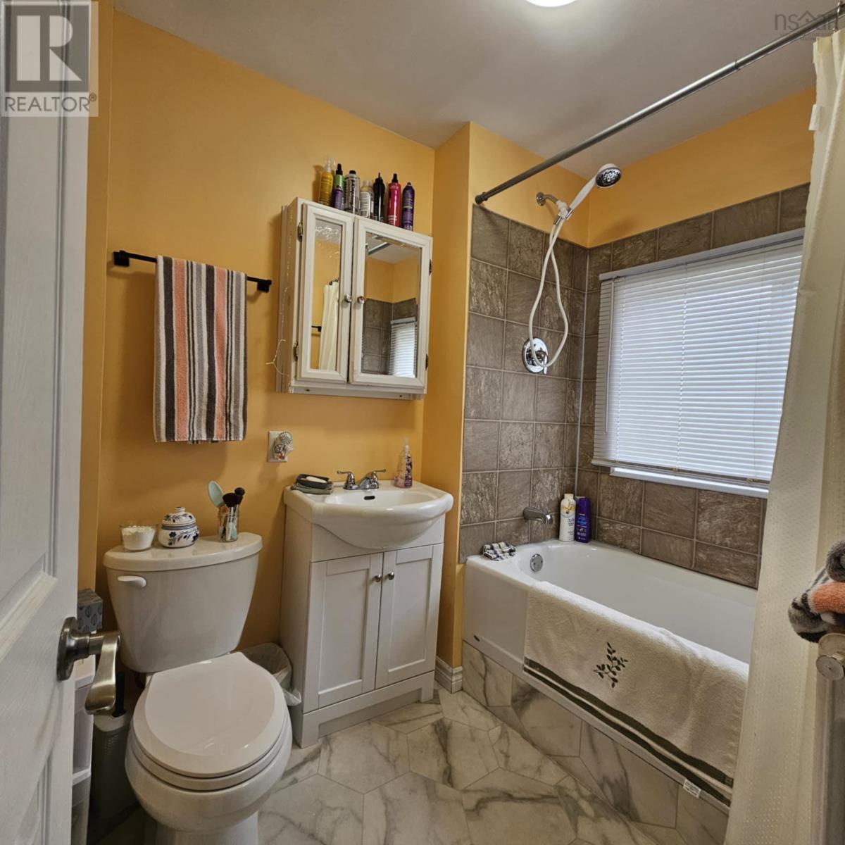 29 Wesley Street, Whitney Pier, Nova Scotia  B1N 2M5 - Photo 17 - 202527665