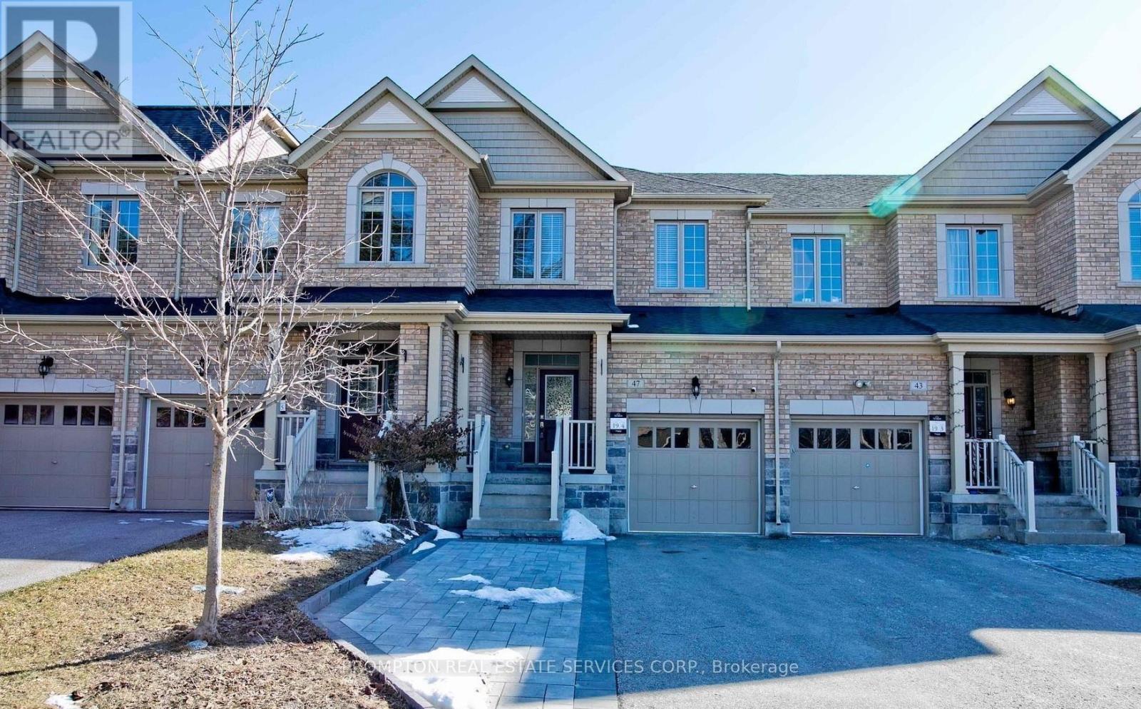 47 RADIAL DRIVE, Aurora, Ontario