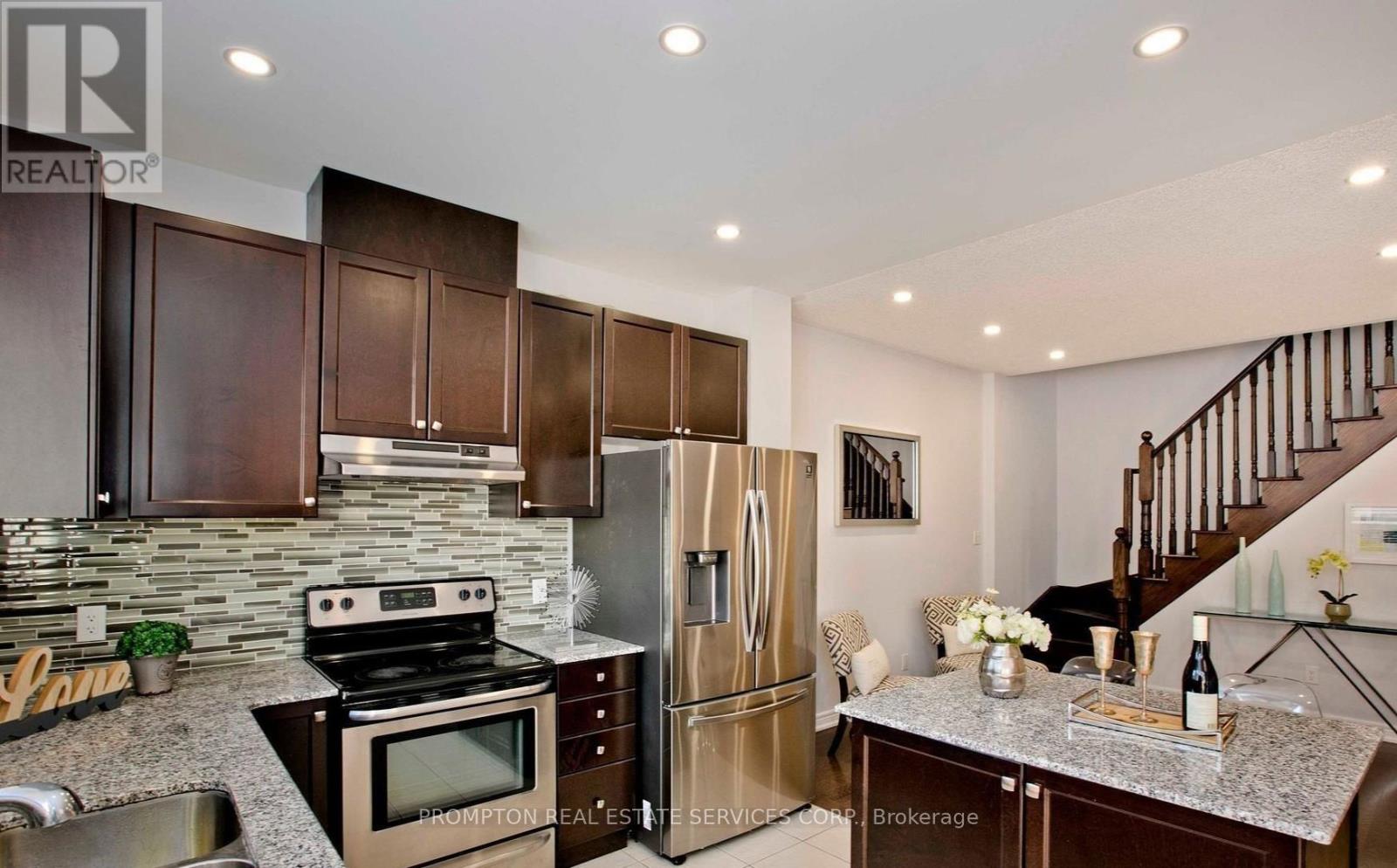 47 Radial Drive, Aurora, Ontario  L4G 0Z8 - Photo 9 - N12529824