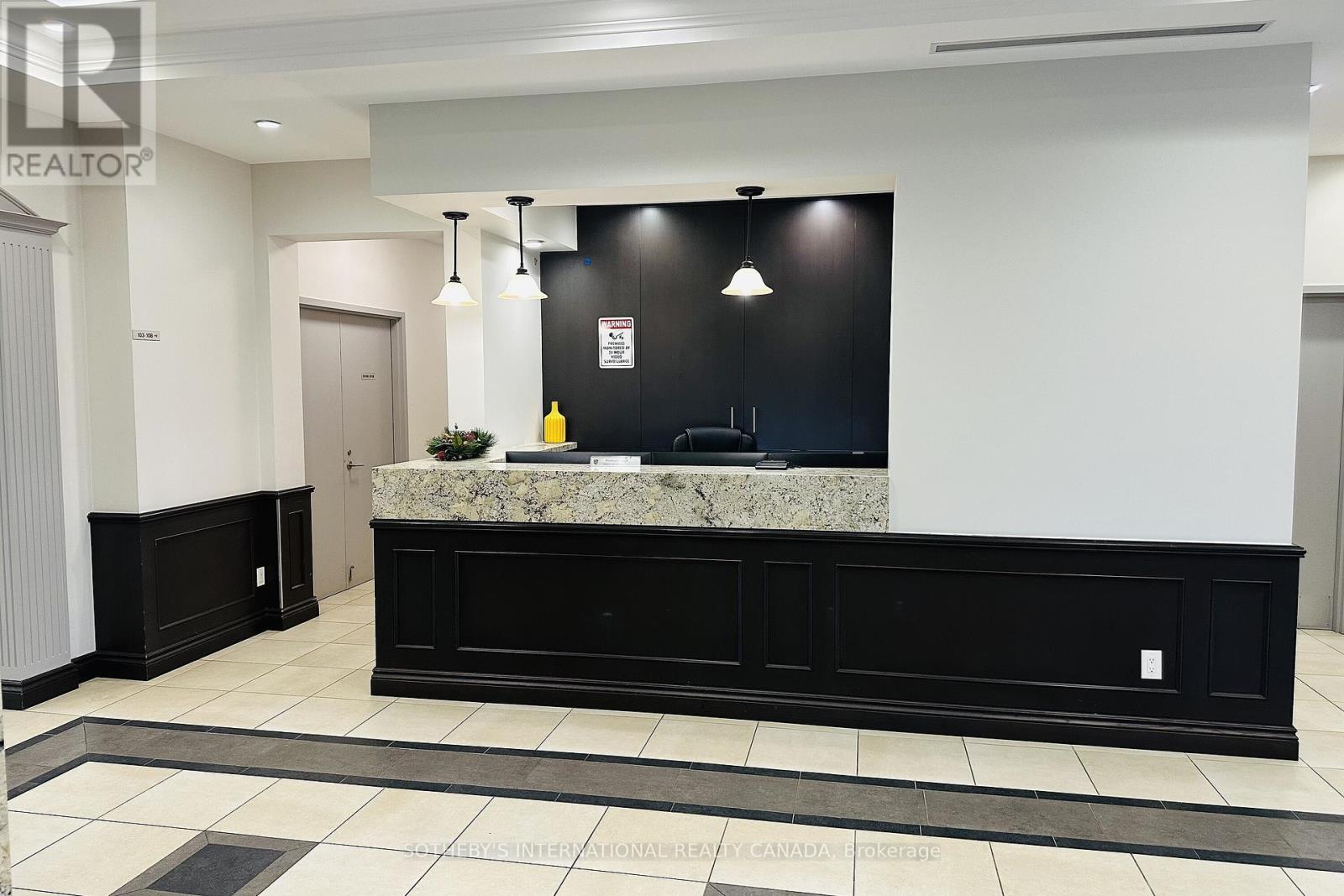 510 - 281 Woodbridge Avenue, Vaughan, Ontario  L4L 0C6 - Photo 2 - N12529872