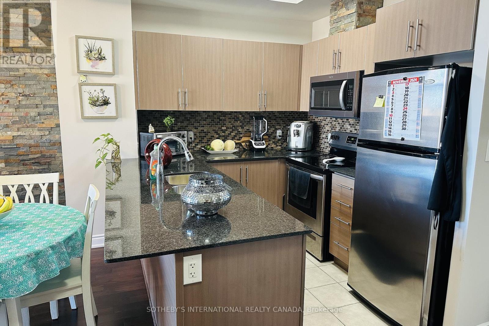 510 - 281 Woodbridge Avenue, Vaughan, Ontario  L4L 0C6 - Photo 5 - N12529872