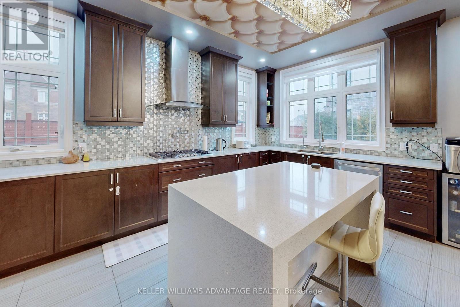 51 Finland Drive, Vaughan, Ontario  L4H 4A3 - Photo 10 - N12529876