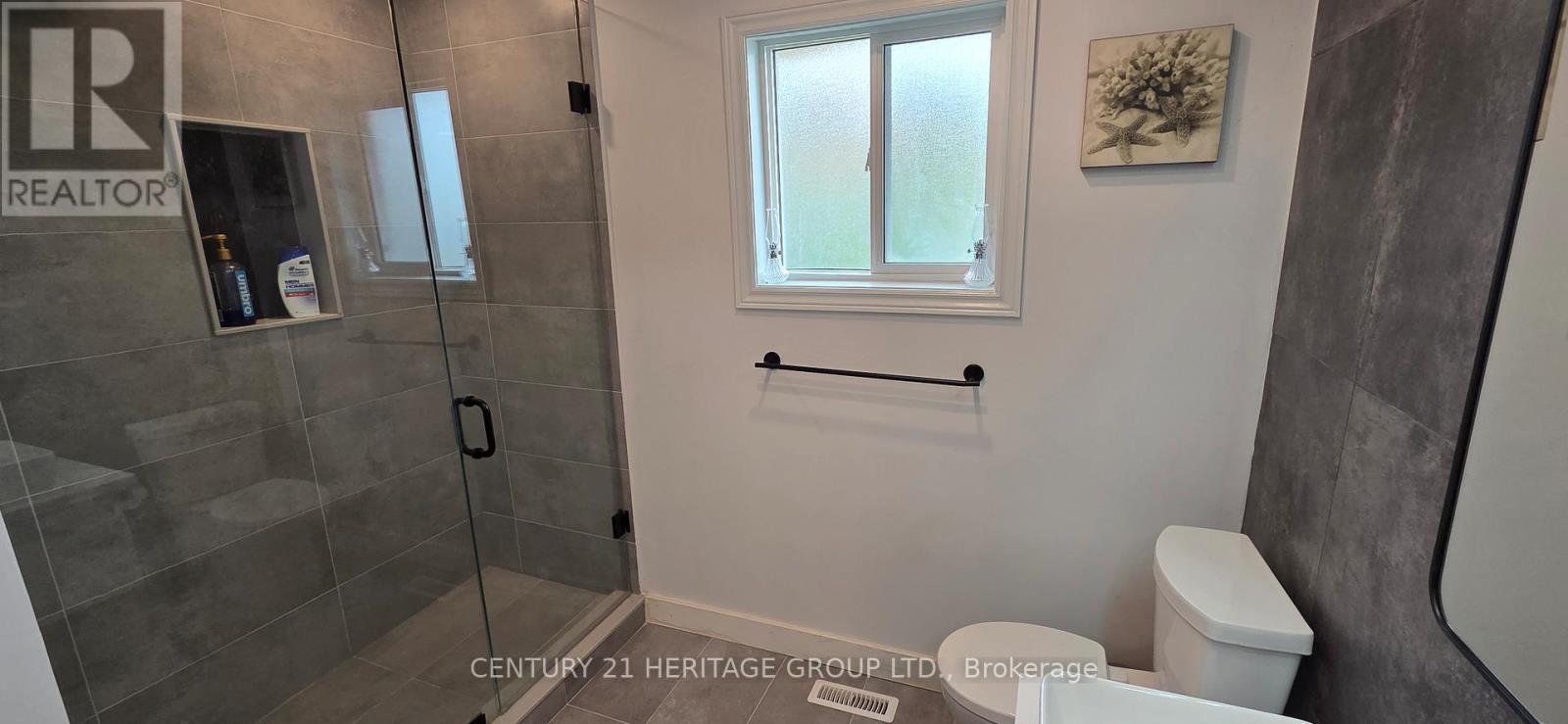 337 Carruthers Avenue, Newmarket, Ontario  L3X 2B7 - Photo 24 - N12529920