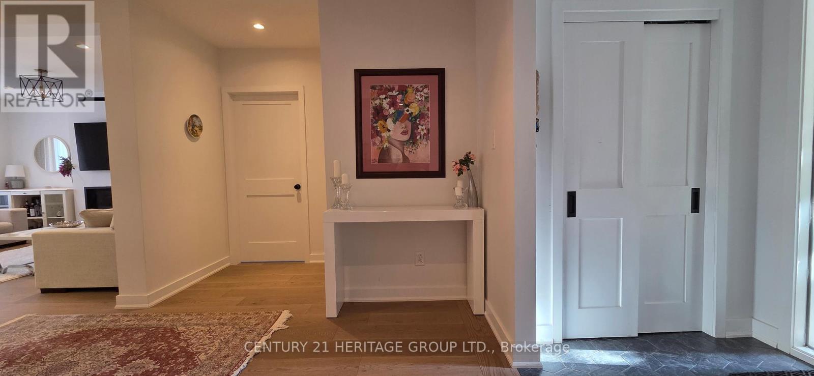 337 Carruthers Avenue, Newmarket, Ontario  L3X 2B7 - Photo 3 - N12529920