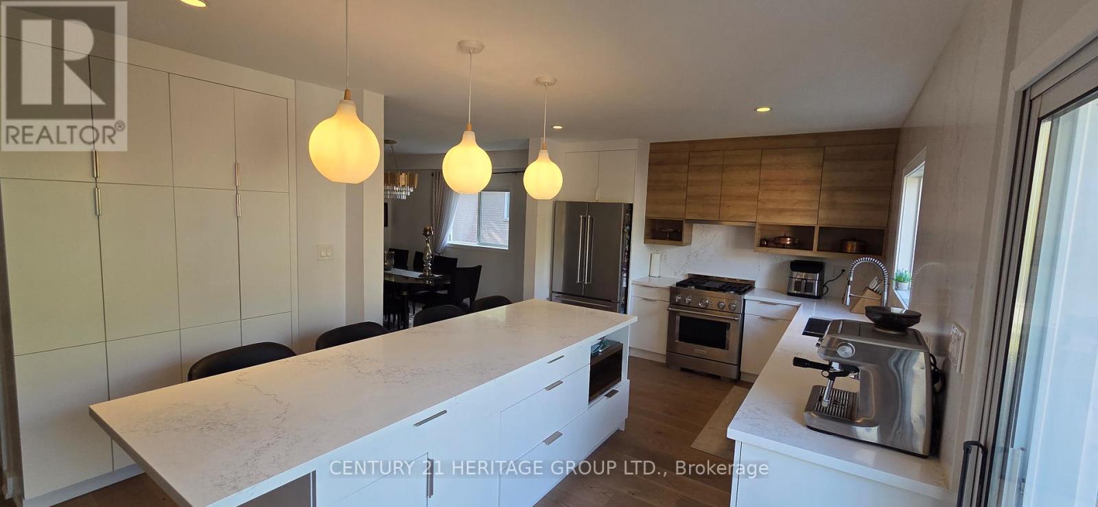 337 Carruthers Avenue, Newmarket, Ontario  L3X 2B7 - Photo 8 - N12529920