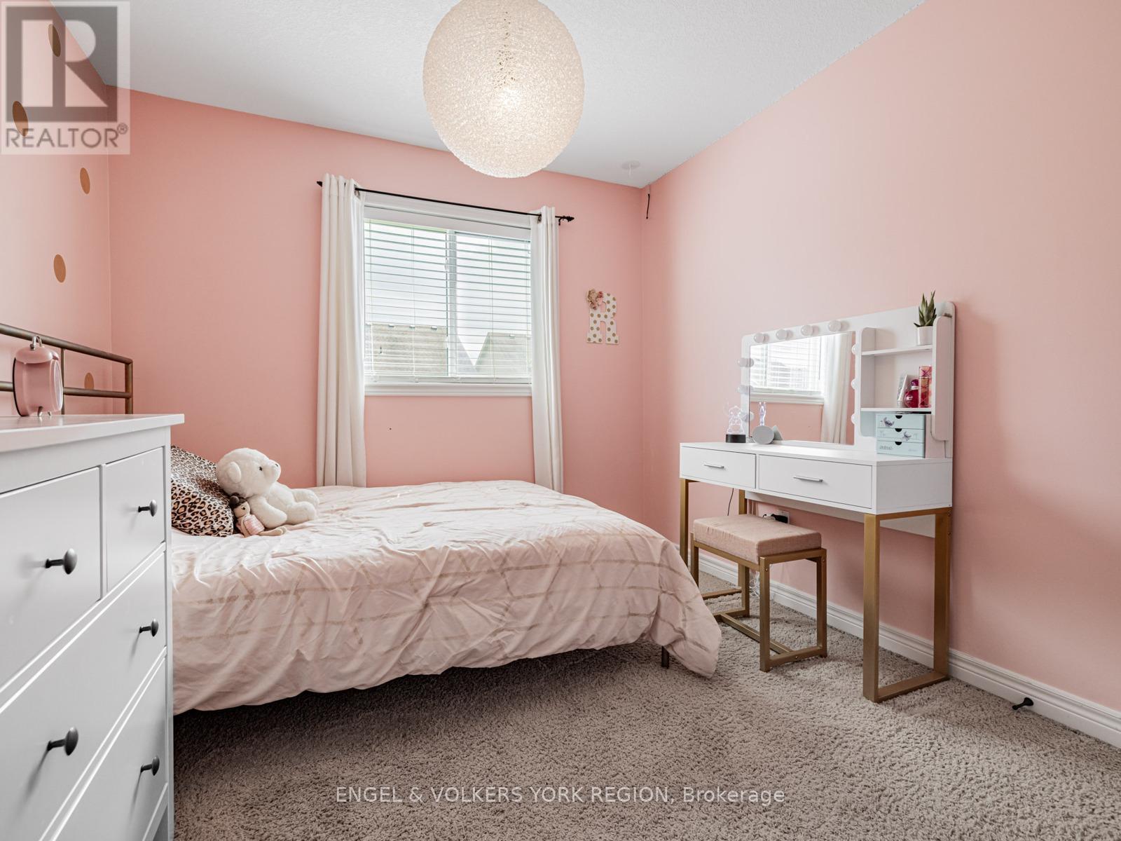 176 Banting Crescent, Essa, Ontario  L3W 0P3 - Photo 24 - N12529940