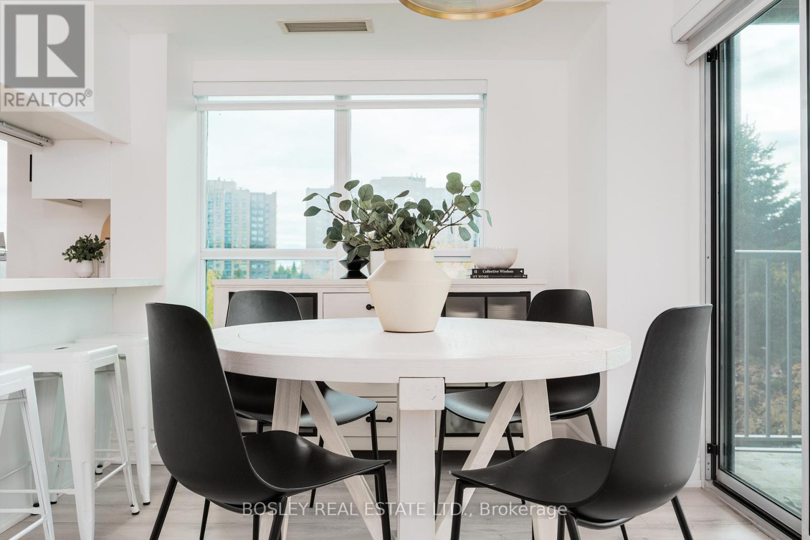 207 - 185 Oneida Crescent, Richmond Hill, Ontario  L4B 0B1 - Photo 11 - N12529994