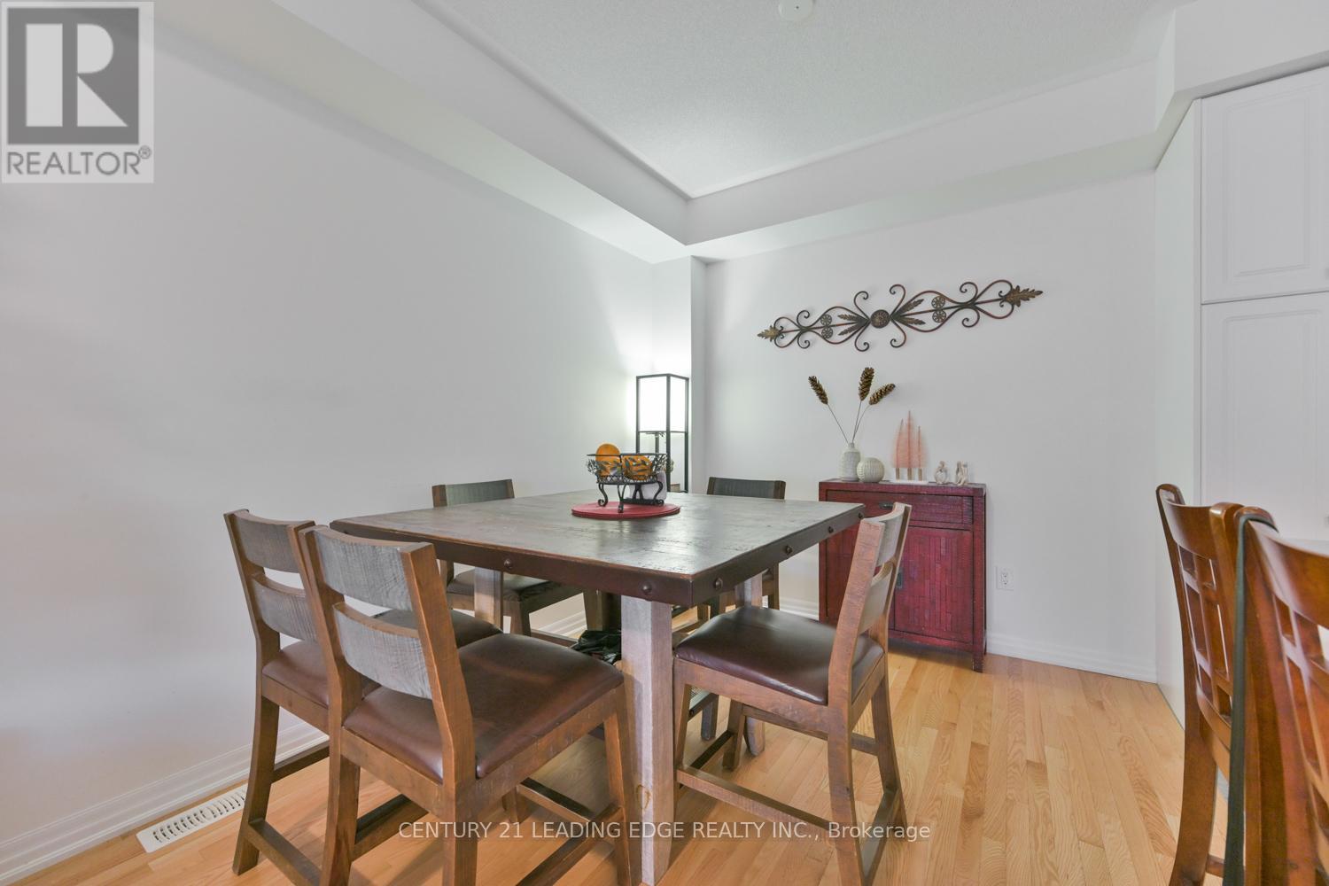 231 Vivant Street, Newmarket, Ontario  L3X 0K7 - Photo 13 - N12530034