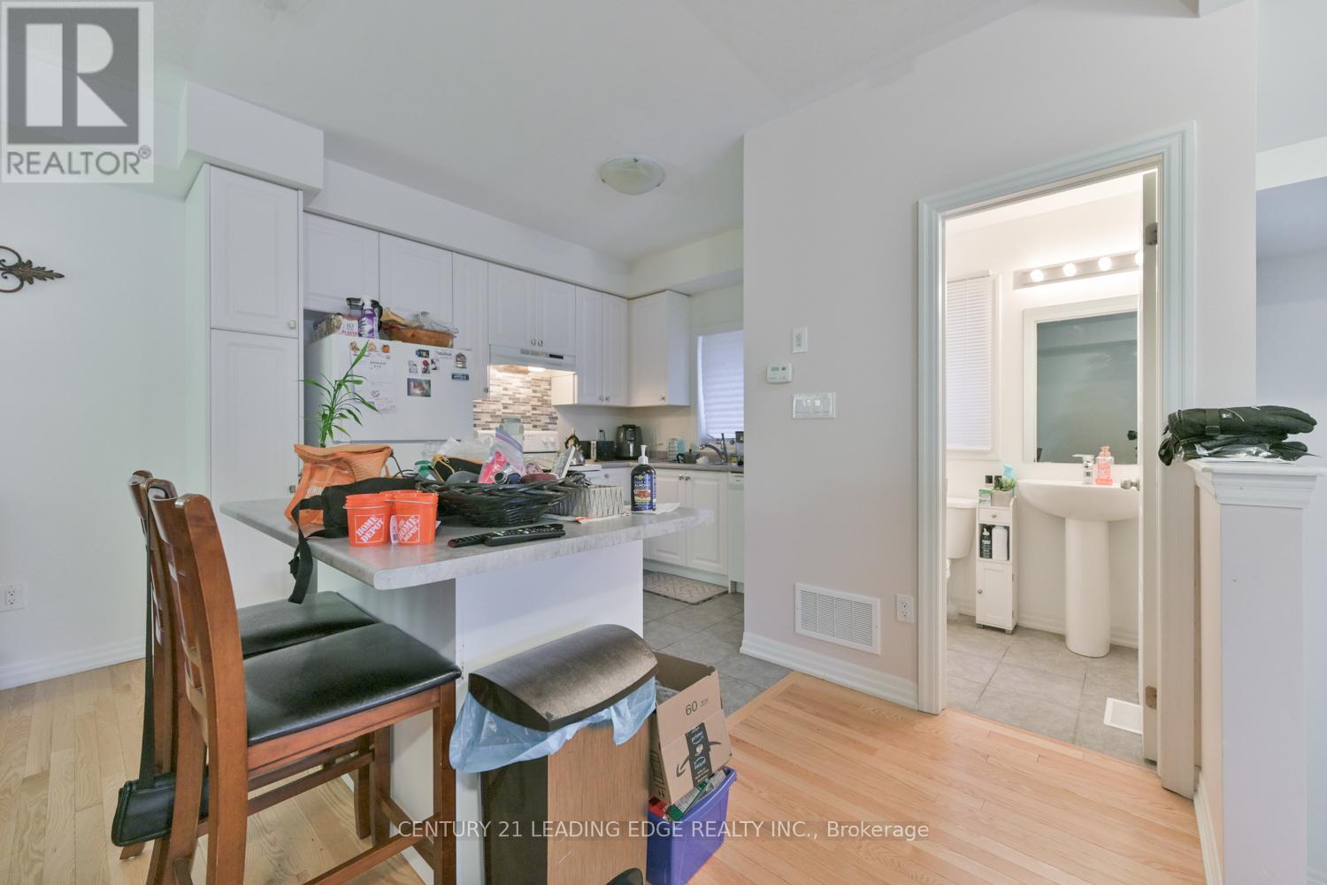 231 Vivant Street, Newmarket, Ontario  L3X 0K7 - Photo 14 - N12530034