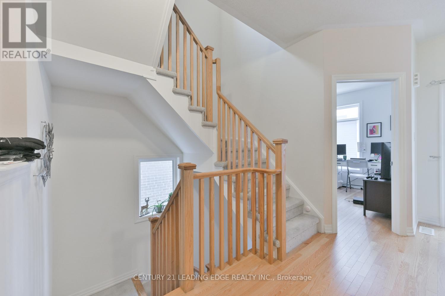 231 Vivant Street, Newmarket, Ontario  L3X 0K7 - Photo 19 - N12530034