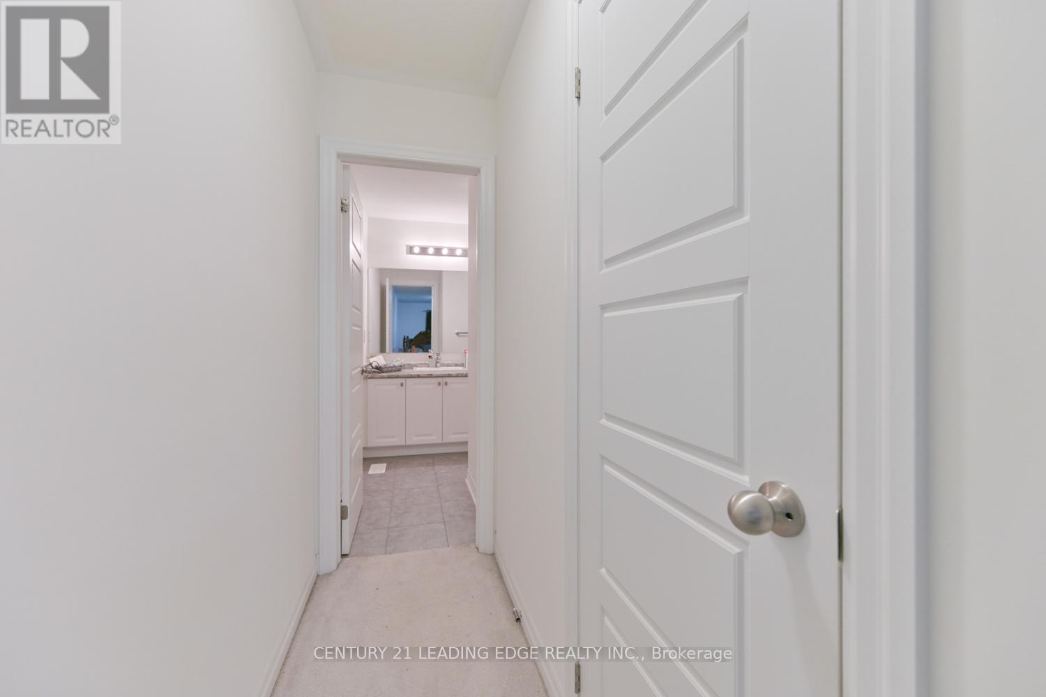 231 Vivant Street, Newmarket, Ontario  L3X 0K7 - Photo 24 - N12530034