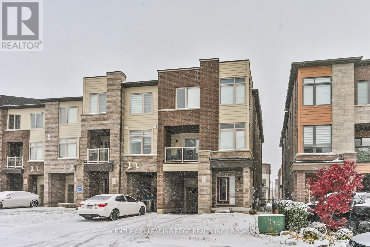 231 Vivant Street, Newmarket, Ontario  L3X 0K7 - Photo 3 - N12530034