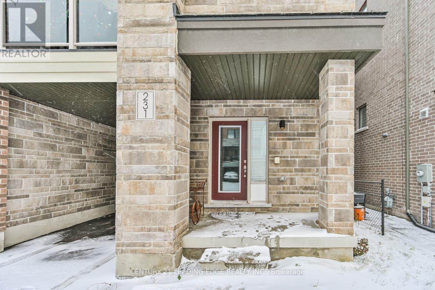 231 Vivant Street, Newmarket, Ontario  L3X 0K7 - Photo 4 - N12530034