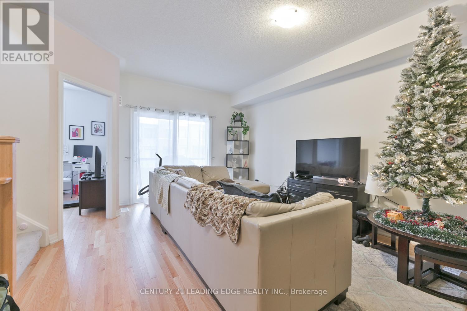 231 Vivant Street, Newmarket, Ontario  L3X 0K7 - Photo 8 - N12530034