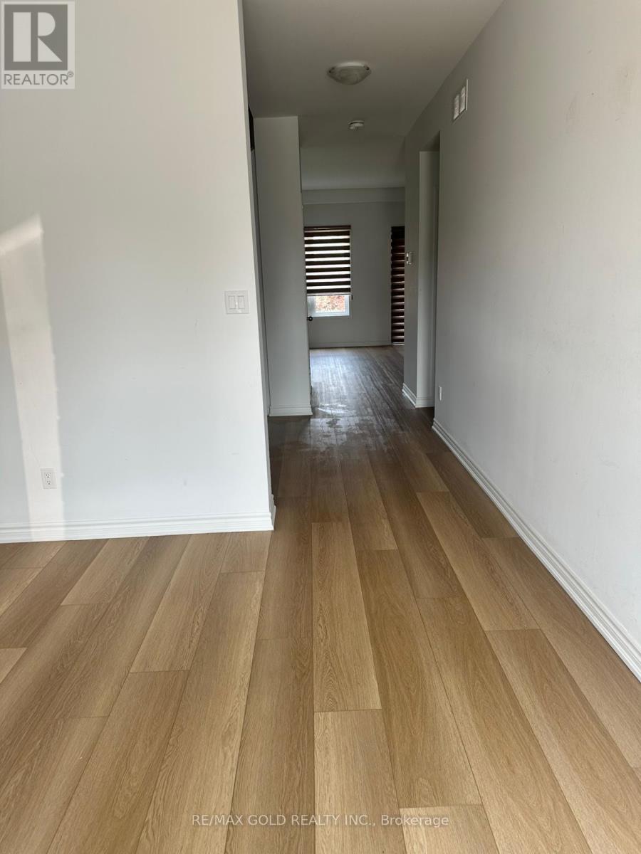 222 Pilkington Street, Thorold, Ontario L2V 1K5 - Photo 16 - X12459037