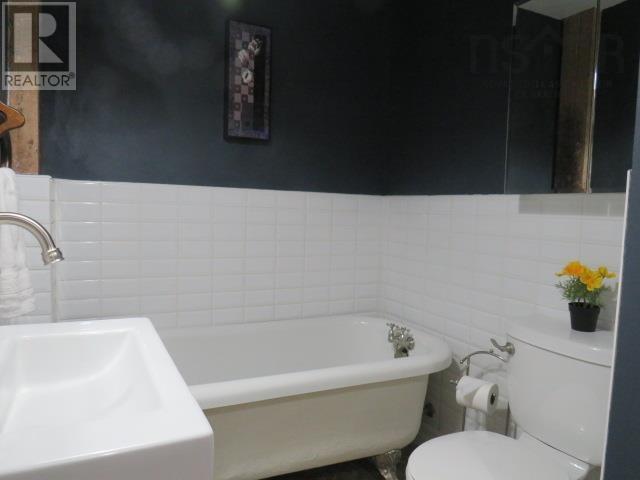 207 215 King Street, Bridgewater, Nova Scotia  B4V 1A6 - Photo 21 - 202527637