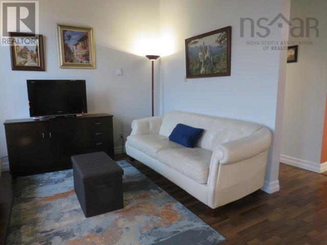 207 215 King Street, Bridgewater, Nova Scotia  B4V 1A6 - Photo 2 - 202527637