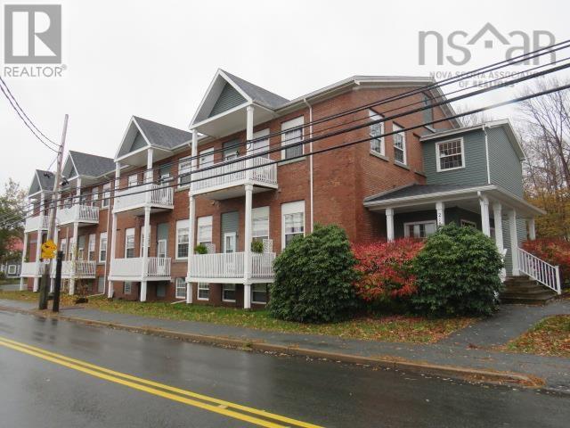 207 215 King Street, Bridgewater, Nova Scotia  B4V 1A6 - Photo 1 - 202527637