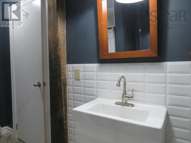 207 215 King Street, Bridgewater, Nova Scotia  B4V 1A6 - Photo 23 - 202527637