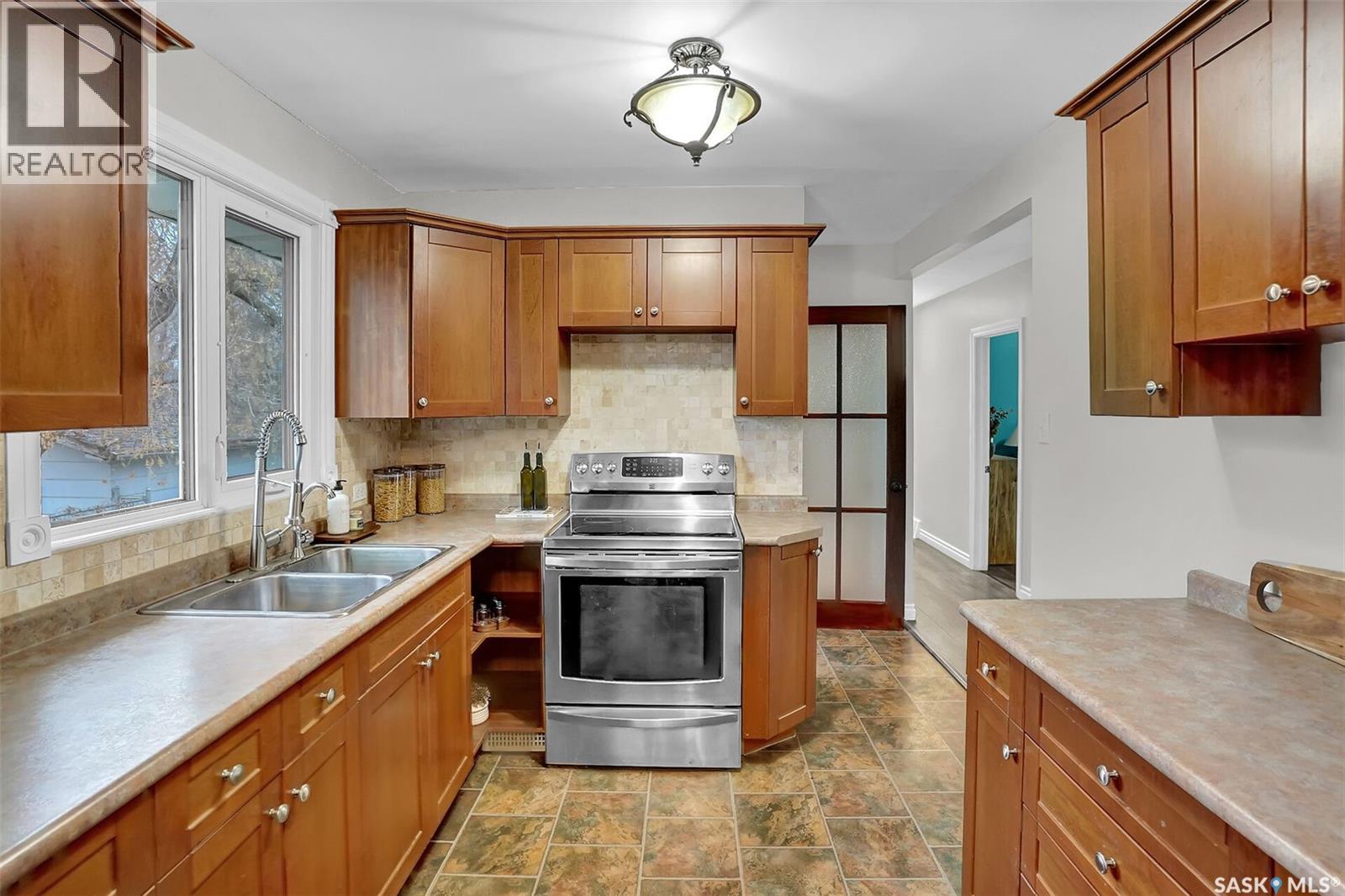 185 2nd Avenue, Lumsden, Saskatchewan  S0G 3C0 - Photo 19 - SK023771