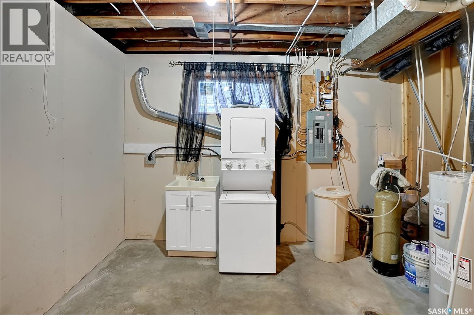 185 2nd Avenue, Lumsden, Saskatchewan  S0G 3C0 - Photo 40 - SK023771