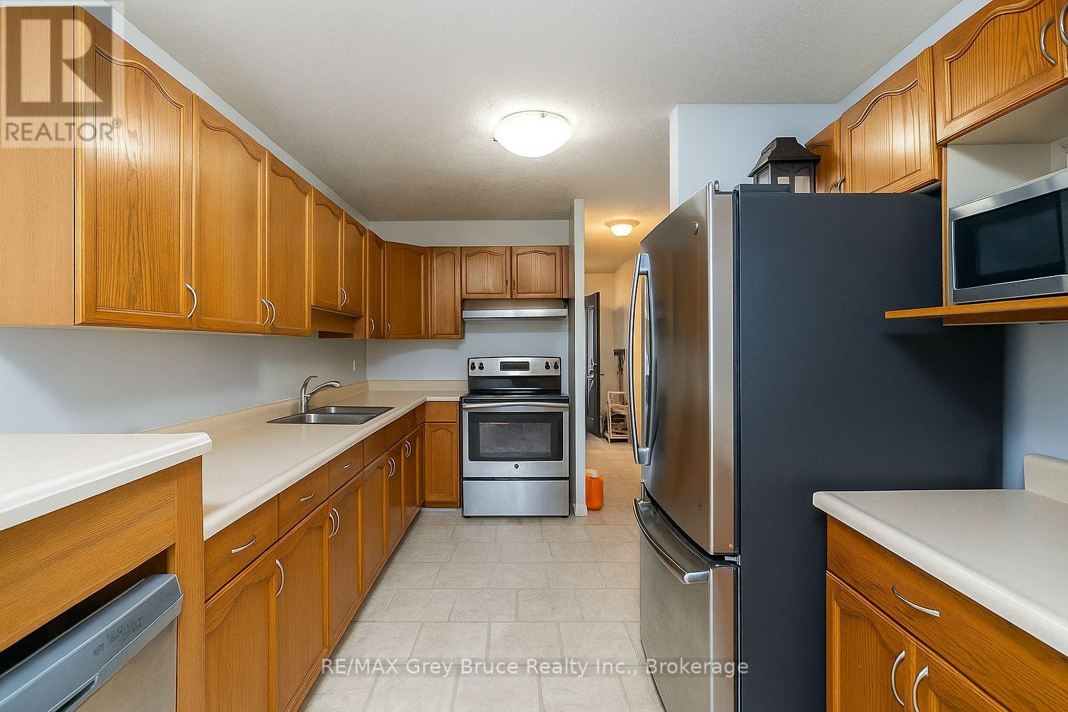 554 12th Street W, Owen Sound, Ontario N4K 3V9 - Photo 10 - X12530136